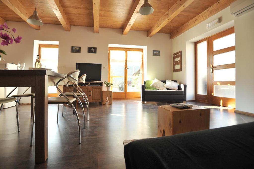 Apartment House Blazar Tolmin Szoba fotó
